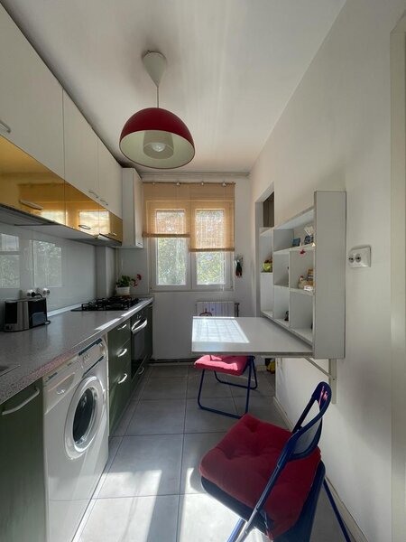 Titan, Nicolae Grigorescu, 10 minute metrou,