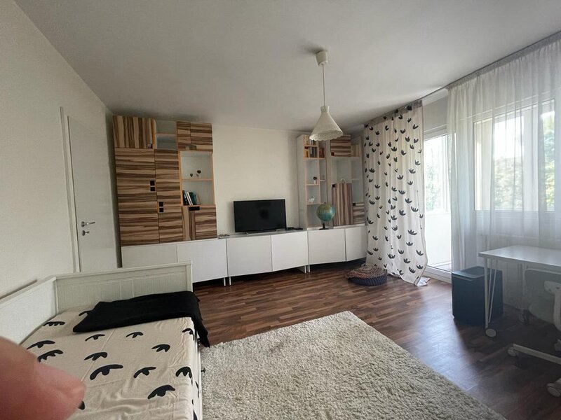 Titan, Nicolae Grigorescu, 10 minute metrou,